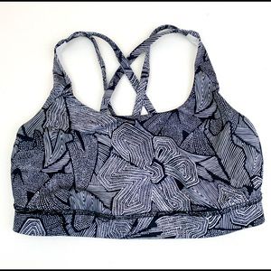 LuLuLemon sports bra 6 black white strappy vguc